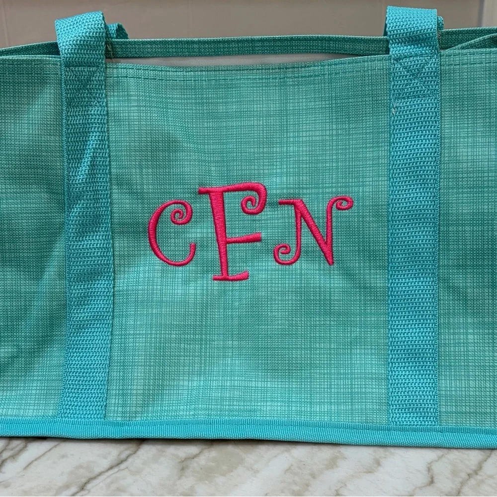 THIRTY-ONE Monogrammed Aqua Tote Bag with Pink CFN Monogram NEW never used
